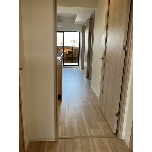 玄関　※別号室の参考写真、現況優先※