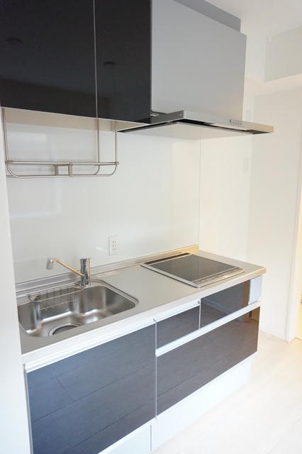 キッチン　★コンロ：１口ＩＨ・１口ラジエントヒーター