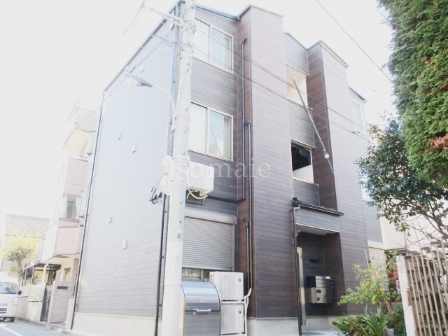 建物外観　木造3階建ての物件です☆