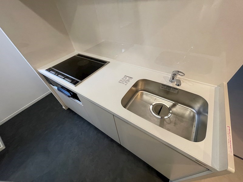 キッチン　202号室はガスコンロとなります　※別のお部屋のお写真です。