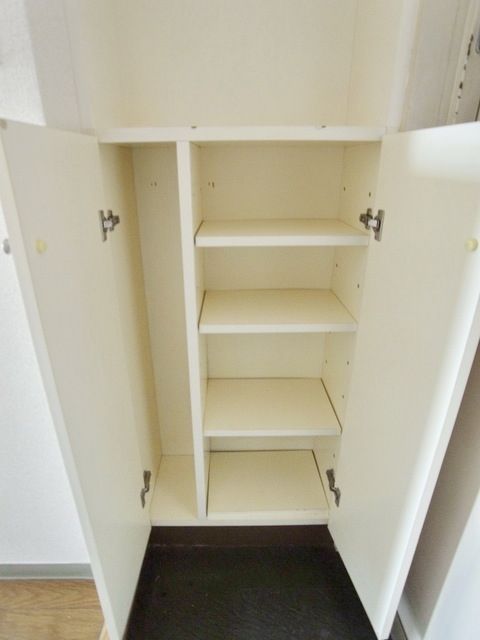 収納　☆靴べらも入れやすい縦長収納あり☆