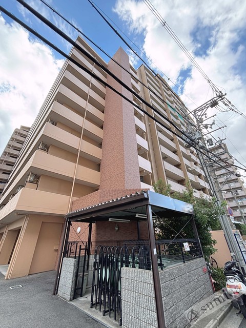 建物外観　リッチなエントランスがお出迎え♪♪