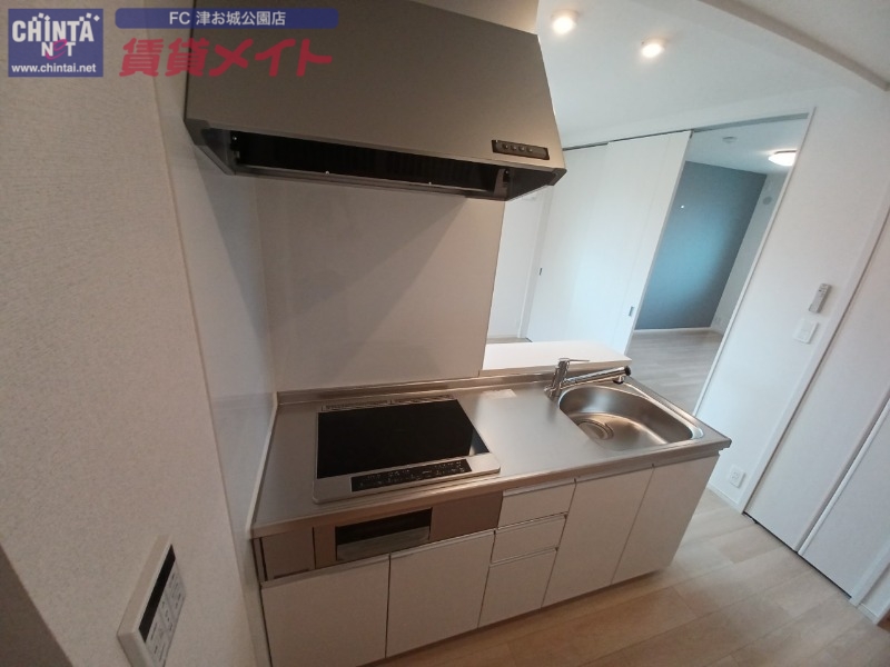 キッチン　同型参考写真反転