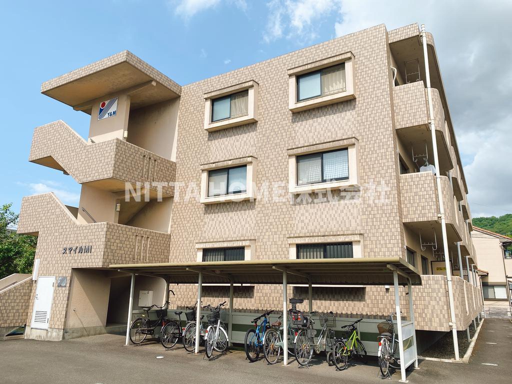 建物外観　ファミリーの方におススメの３ＬＤＫ、鉄筋コンクリート造です◇