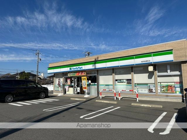 コンビニ　ファミリーマート（コンビニ）まで360m