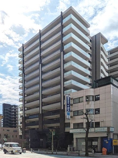 建物外観　外観タイル張りです