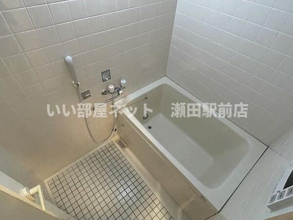 バス・シャワールーム　※同建物の別のお部屋の写真です。