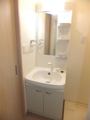 洗面設備　★シャワー付き独立洗面台★