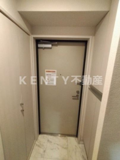 玄関　収納もある玄関です