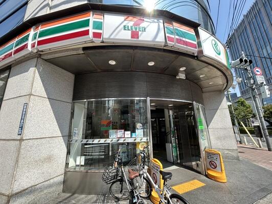 コンビニ　セブンイレブン西蒲田5丁目店（コンビニ）まで305m