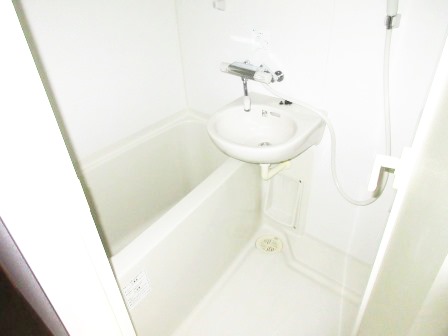 バス・シャワールーム　※別部屋写真