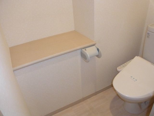 トイレ　【トイレ】温水洗浄シャワー式トイレ