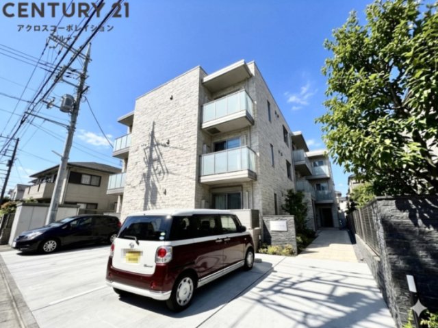 建物外観　敷地内に駐車場があります！