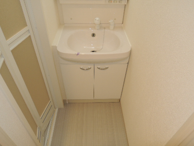 洗面設備　コンパクトで使いやすい洗面所