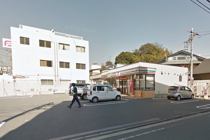 コンビニ　セブンイレブン 横浜永田東3丁目店（コンビニ）まで425m