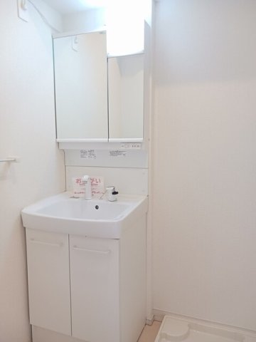 洗面設備　コンパクトで使いやすい洗面所