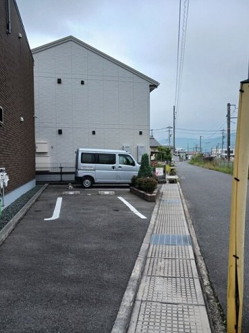 駐車場　駐車場に車を止められます
