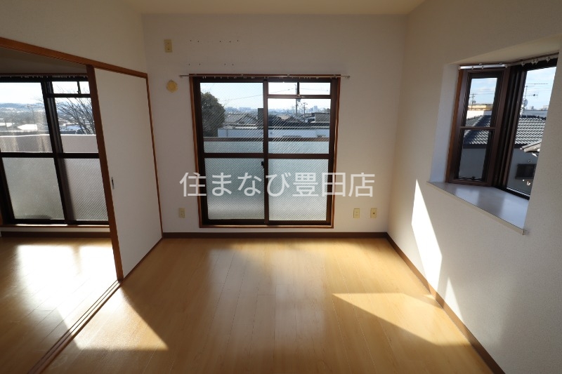 居室・リビング　同型別部屋写真