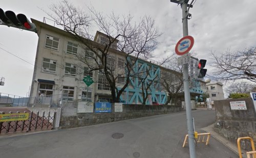 小学校　長崎市立高尾小学校（小学校）まで491m