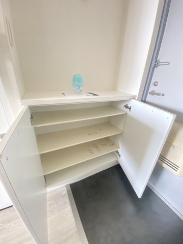 収納　※写真は同じマンションの違う部屋のものです(反転タイプ)