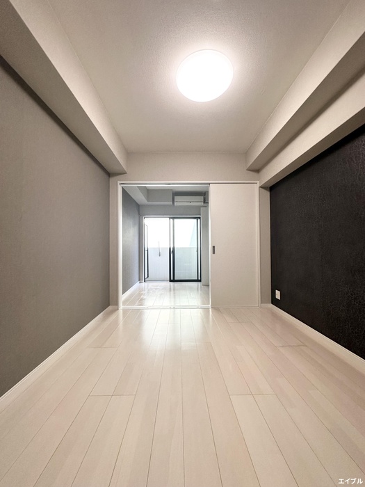 居室・リビング　同じ部屋タイプの別部屋の写真です。現況と異なる場合は現況を優