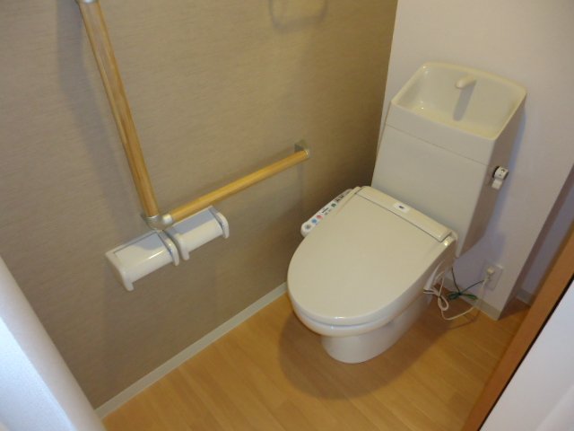 トイレ　シャワー付トイレ