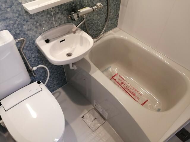 バス・シャワールーム　※別部屋参考写真