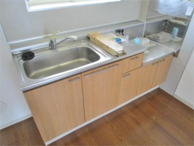 キッチン　同建物の別号室の写真です。