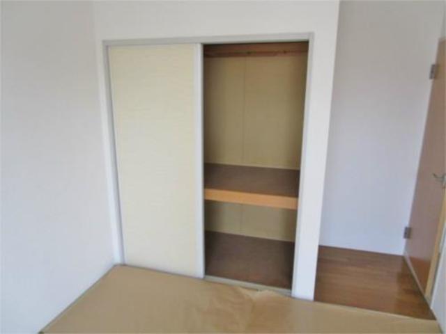 収納　同建物の別号室の写真です。