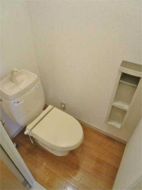 トイレ　同建物の別号室の写真です。