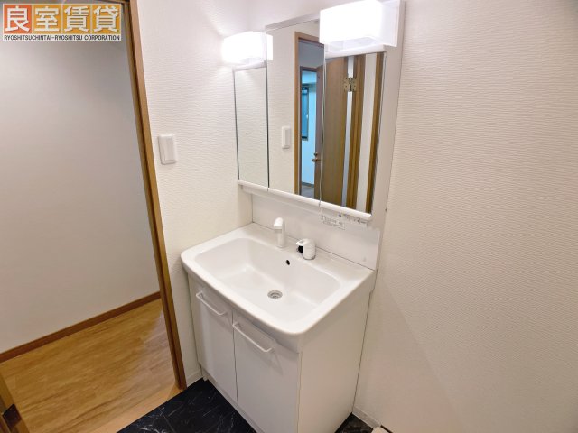 洗面設備　※写真は同物件の別部屋のものを流用しております。現状を優先し