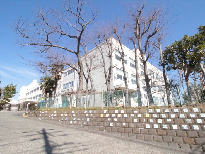 小学校　横浜市立港南台第一小学校（小学校）まで539m