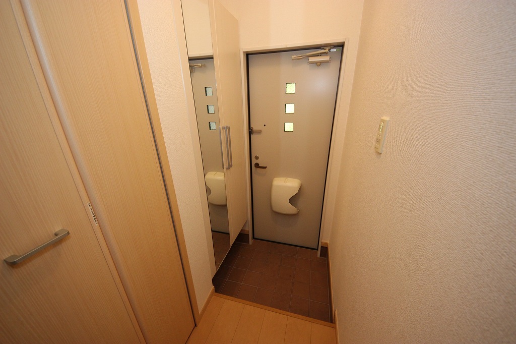 玄関　玄関にはトールタイプのシューズボックス♪