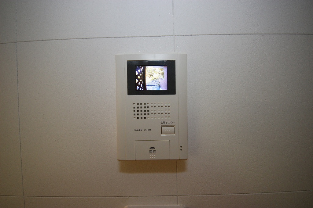 セキュリティ　来客時にお部屋から確認できるモニター付きドアホン♪