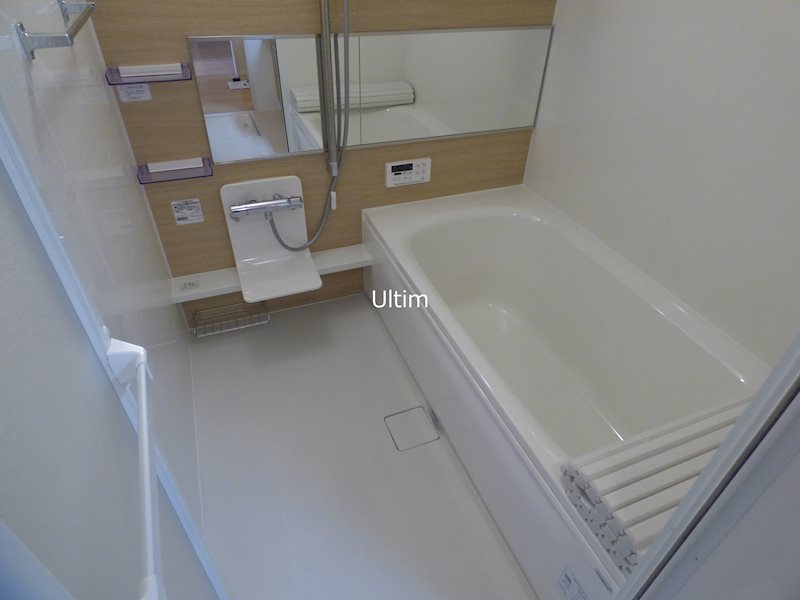 バス・シャワールーム　※同タイプの他のお部屋です