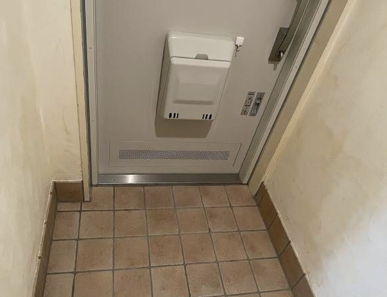 玄関　明るい玄関です