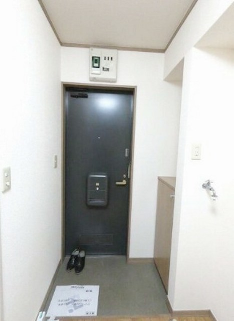 玄関　参考写真　同物件別部屋