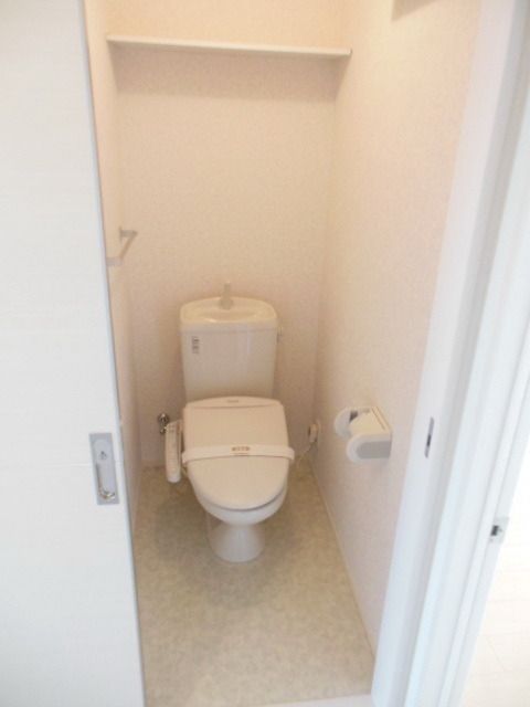 トイレ　★トイレの上部に棚がある優しさ★