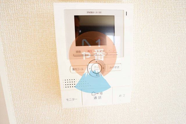 セキュリティ　ＴＶモニター付きインターホンです。*参考写真です