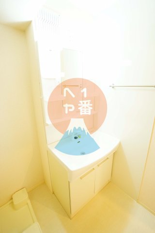 洗面設備　独立洗面台付きです。