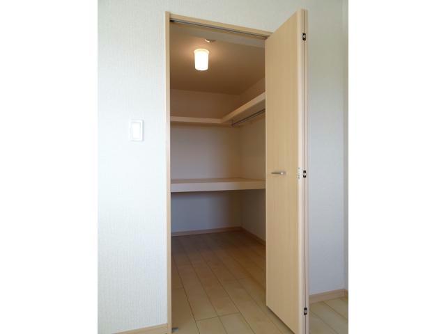 収納　ウォークインクローゼット