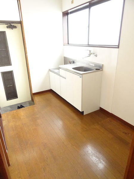 その他部屋・スペース　キッチンに窓あります