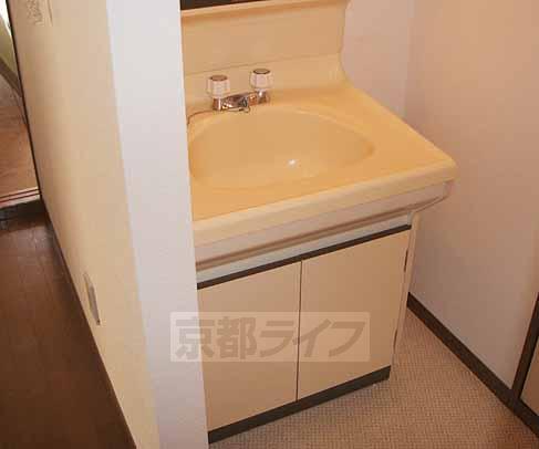 洗面設備　独立洗面台はこちら