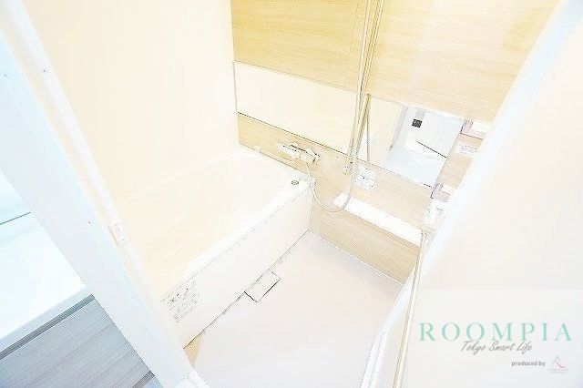 バス・シャワールーム　※同タイプの別のお部屋です。
