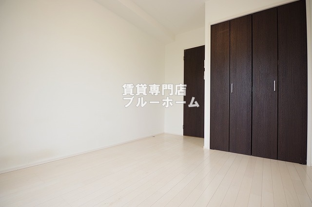 その他部屋・スペース　別角度からの洋室です！