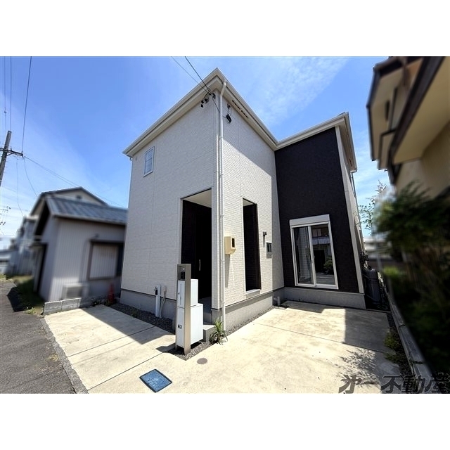 エントランス　建物外観
