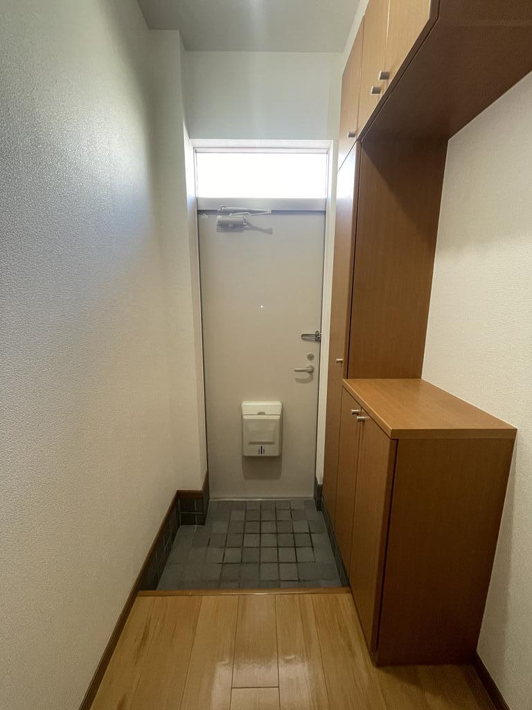 ＪＲ山陽本線 福山駅 徒歩48分 2階建 築25年の玄関写真