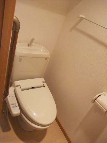 トイレ　別号室参考写真です
