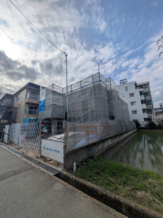 建物外観　建築中