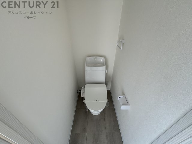 トイレ　シンプルで掃除のしやすいトイレです♪